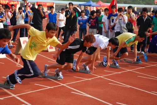 钦州二中第二十四届学生田径运动会圆满结束