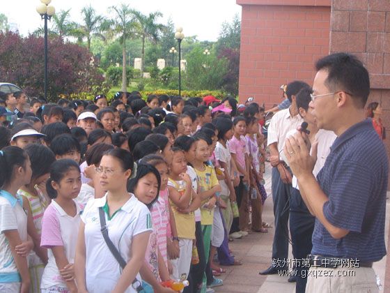 外国语学校06级初一新同学参观二中新校区