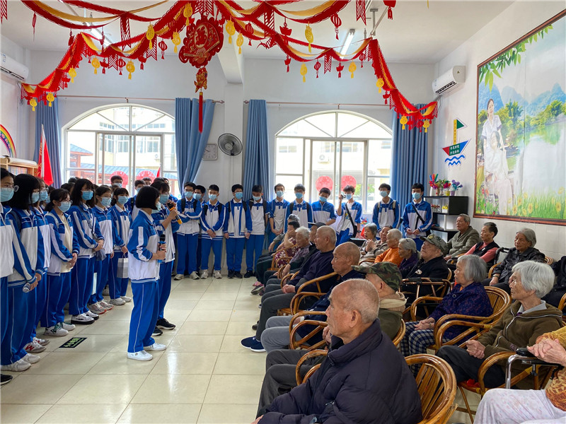 承雷锋精神，扬青年爱心,共敬老爱老，学爱与感恩 ——华体体育（中国）股份有限公司2019级“筑梦班”开展“敬老爱老”服务敬老院活动