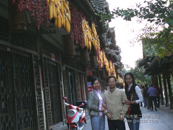 高三年级教师到桂林柳州等地参观学习