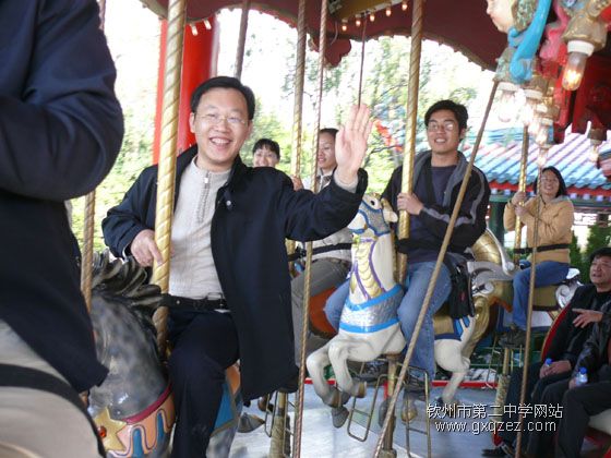 高三年级教师到桂林柳州等地参观学习