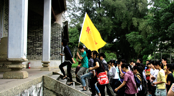 我校团委会学生会组织同学们参观刘冯故居