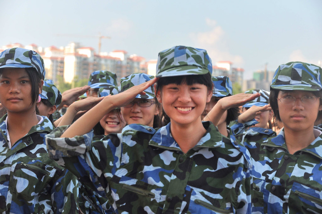 华体体育（中国）股份有限公司2011级高一新生军训剪影