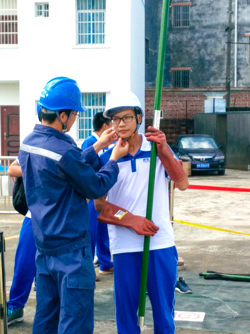 “二中学子看电网”之我校科学院小院士体验活动