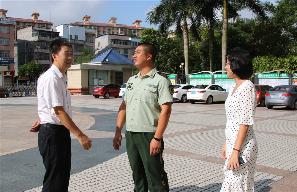 情系教师节  慰问暖人心……钦州市公安边防支队到我校进行教师节慰问